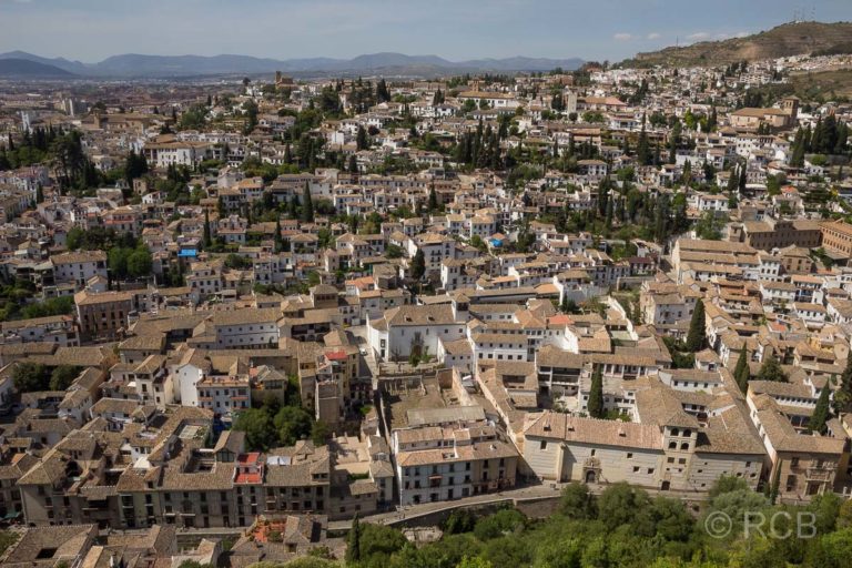 Blick von der Alhambra auf Granadas Altstadt