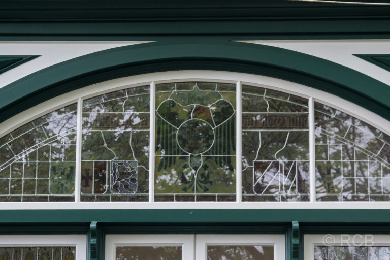 Horta, Glasfenster in der Colonia Aleman
