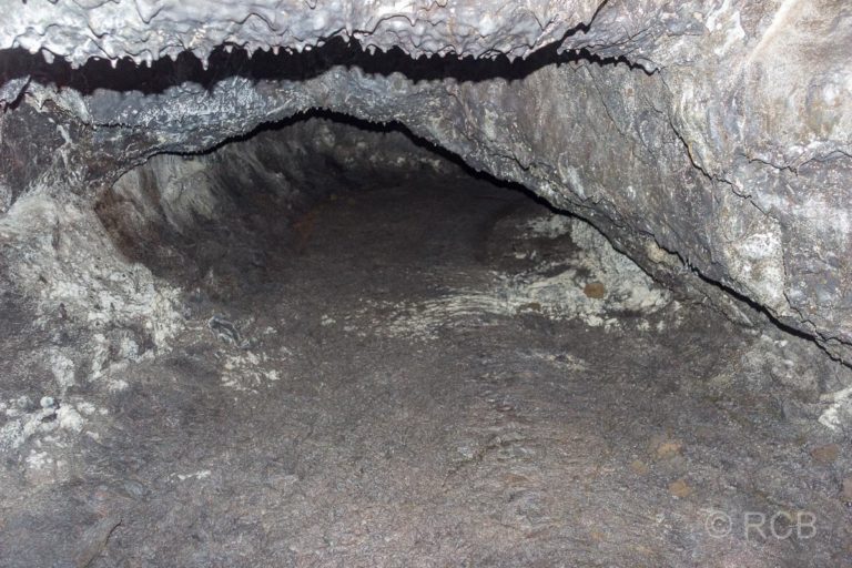 im Inneren der Lavahöhle Gruta das Torres