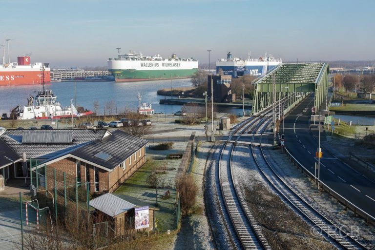 Bremerhaven, Blick vom Container-Aussichtsturm