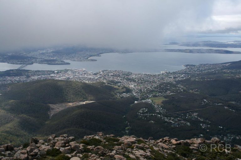 Blick vom Mount Wellington auf Hobart und den Derwent River