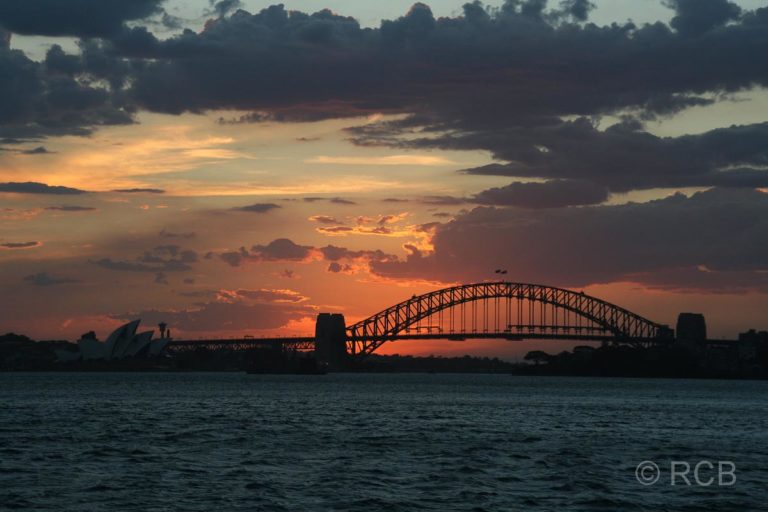 Sonnenuntergang hinter der Harbour Bridge