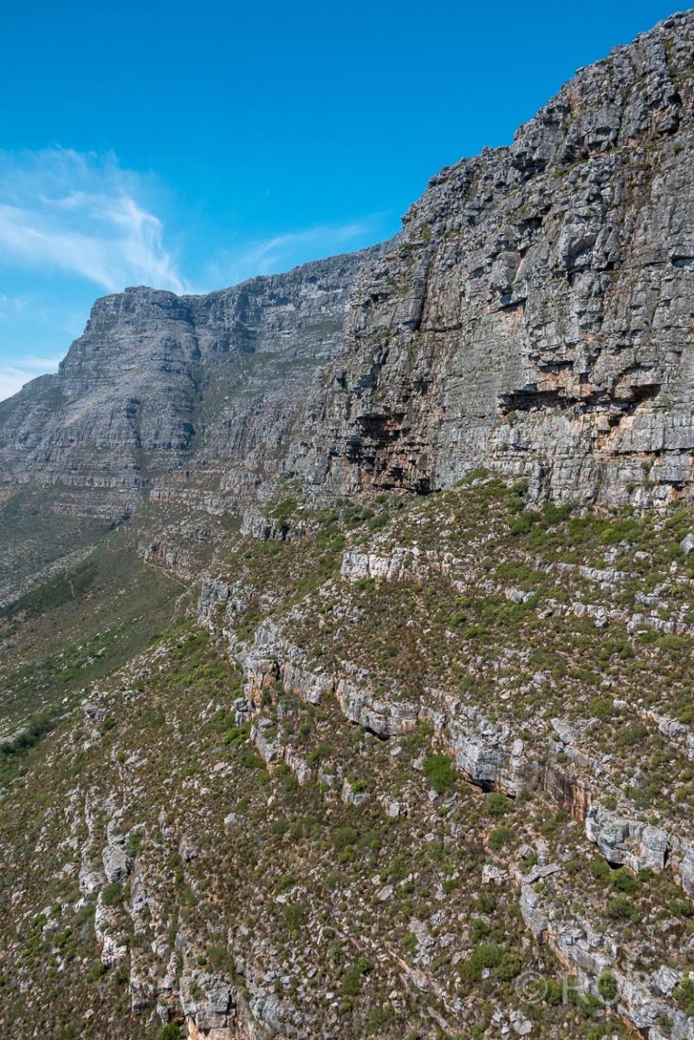 Blick aus der Seilbahn auf den Tafelberg