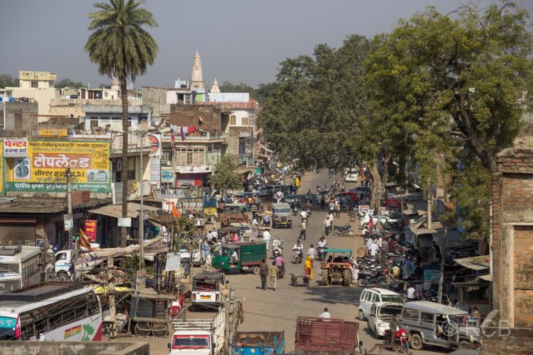 Blick in eine belebte Straße in Sawai Madhopur