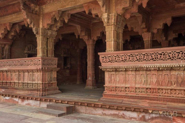 Fatehpur Sikri, Blick in einen offenen Raum