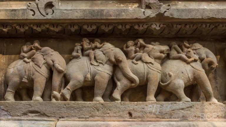 Khajuraho, Lakshmana-Tempel, Relief mit Elefanten