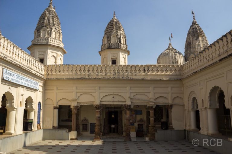 Khajuraho, Jain-Tempel, Innenhof