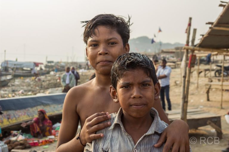 Allahabad, Jungen am Sangam, dem Zusammenfluss von Ganges und Yamuna