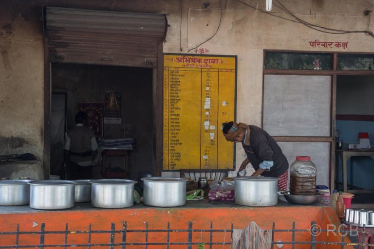 Garküche am Straßenrand auf der Fahrt durch Uttar Pradesh