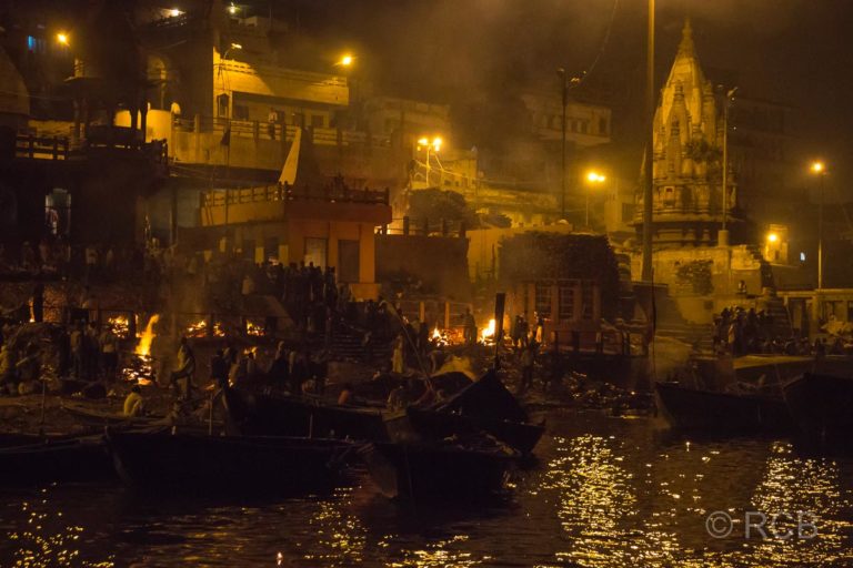 Varanasi, Verbrennungen am Manikarnika-Ghat