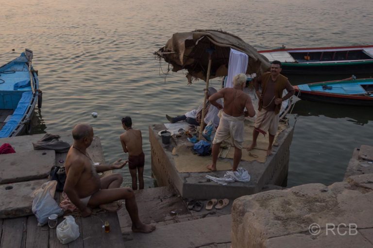 Varanasi, frühmorgens an den Ghats