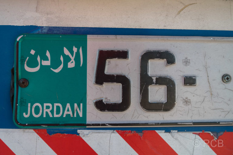 Nummerschild eines jordanischen Busses
