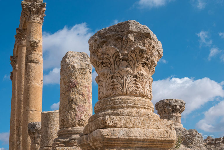 Jerash, Säulenkapitell