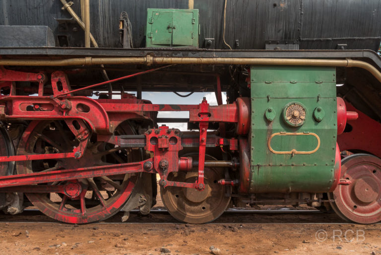 Detail einer Lokomotive der Hedschasbahn am Rande des Wadi Rum