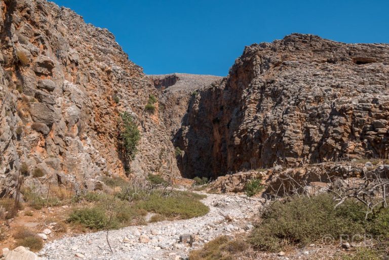 Blick in den meerseitigen Ausgang der Aradhena-Schlucht