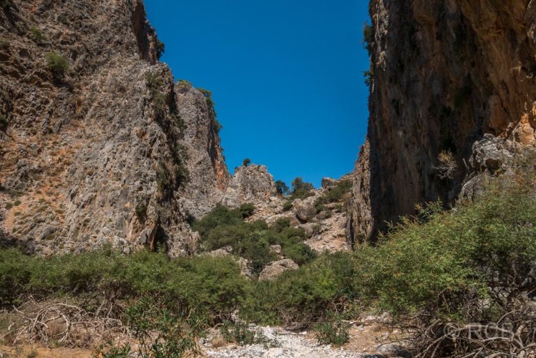 Blick auf eine Kletterpassage in der Aradhena-Schlucht