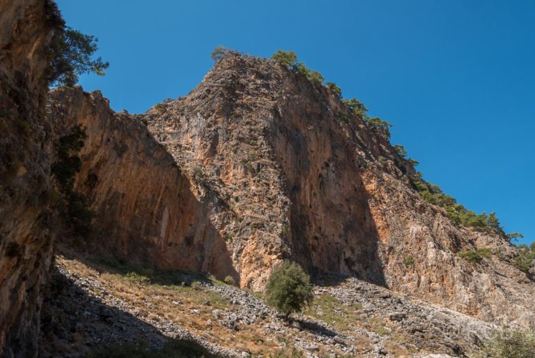 Felswand in der Aradhena-Schlucht