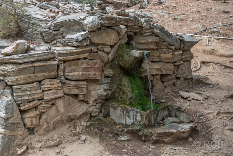 einer der vielen Brunnen in der Samaria-Schlucht