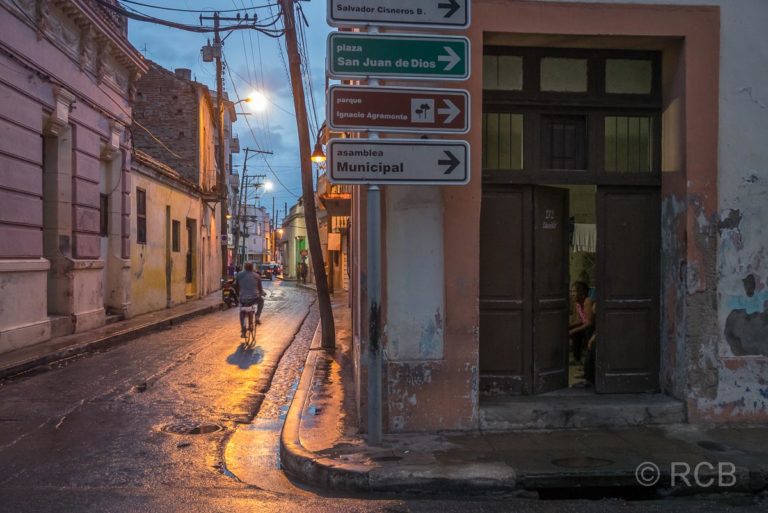 abends in der Altstadt von Camagüey