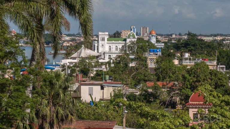 Ausblick vom Palacio del Valle auf die Villen in Punta Gorda, Cienfuegos