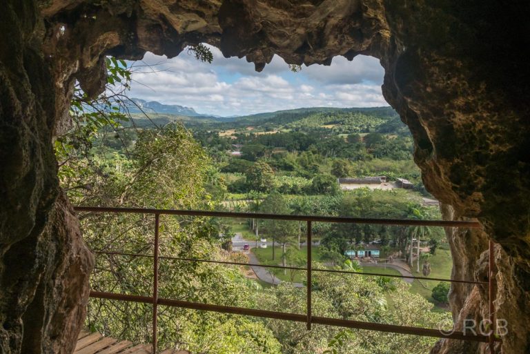 Ausblick aus einer der höheren Etagen der Cueva de Santo Tomás