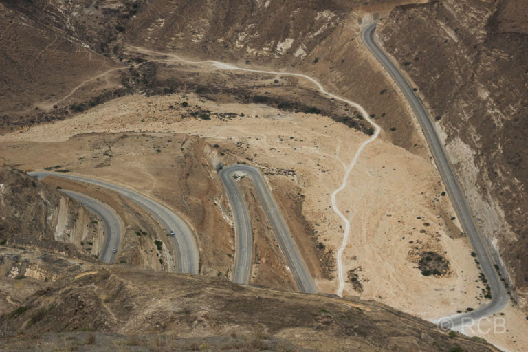 Serpentinen auf die Höhen des Jebel al Qamar