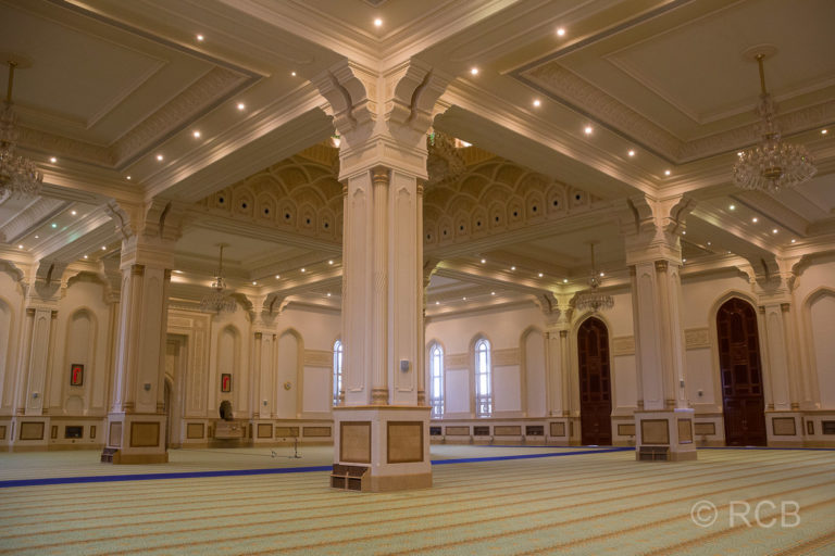 Gebetsraum der Moschee von Salalah