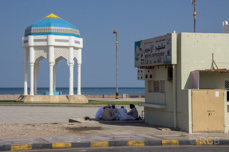 Pavillon in Sur mit Blick auf den Golf von Oman