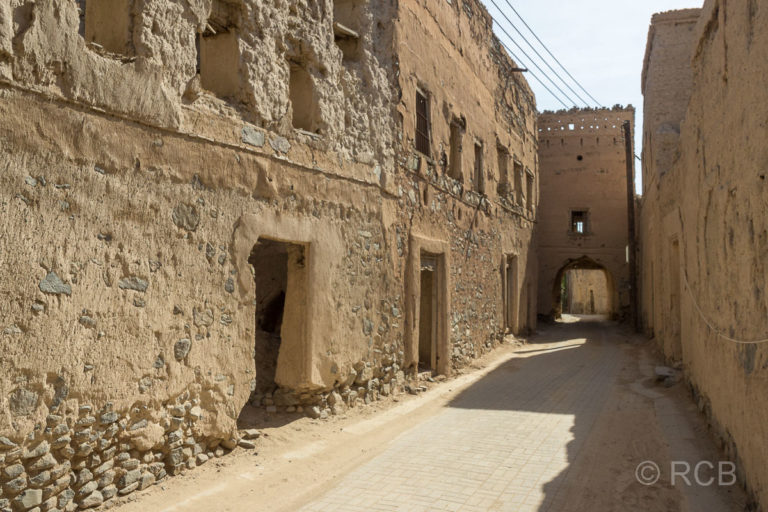 Straße in Al Minzafah