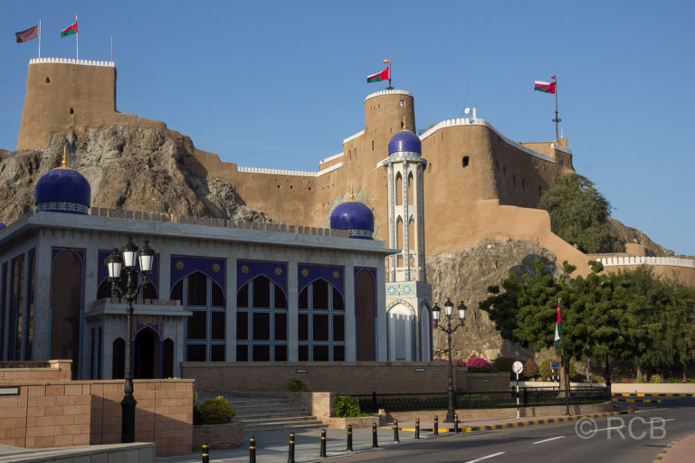 Muscat, Moschee und Fort Mirani