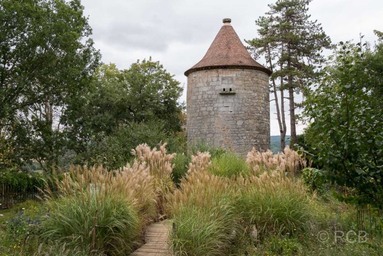 Limeuil, Turm in den Jardins Panoramiques