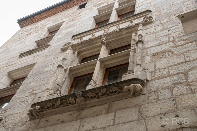 Périgueux, Kreuzstockfenster in der Altstadt
