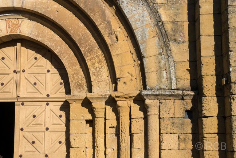 Cadouin, romanisches Portal der Abteikirche