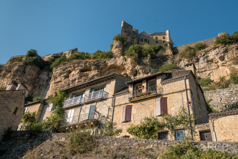 Aufstieg zur Burg in Beynac-et-Cazenac