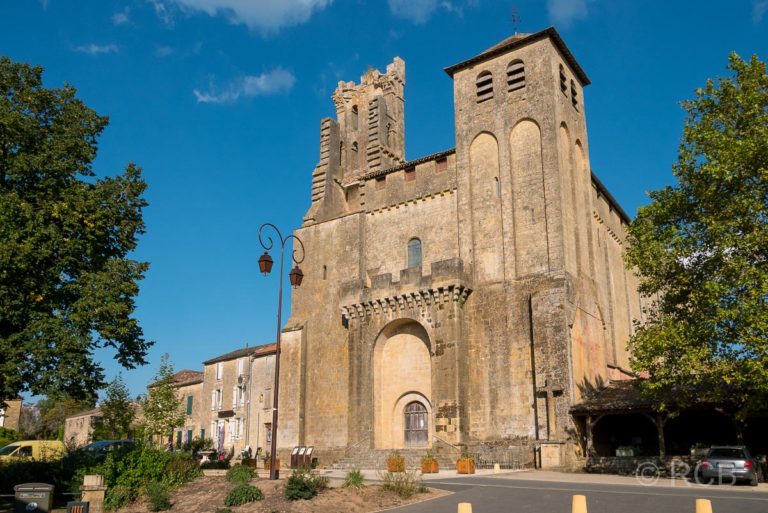 St. Avit-Sénieur, wehrhaft erscheinende, ehemalige Abteikirche