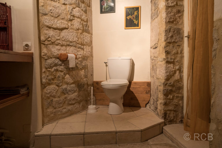 WC in unserer Ferienwohnung im Château Lachièze
