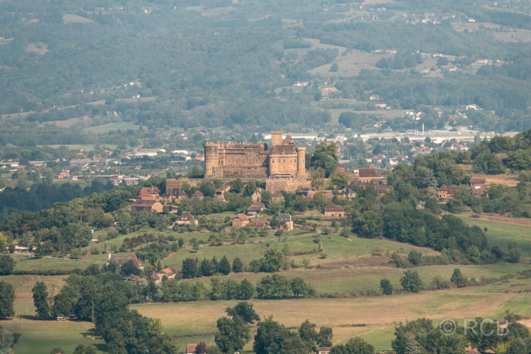 Blick zum Château de Castelnau-Bretenoux