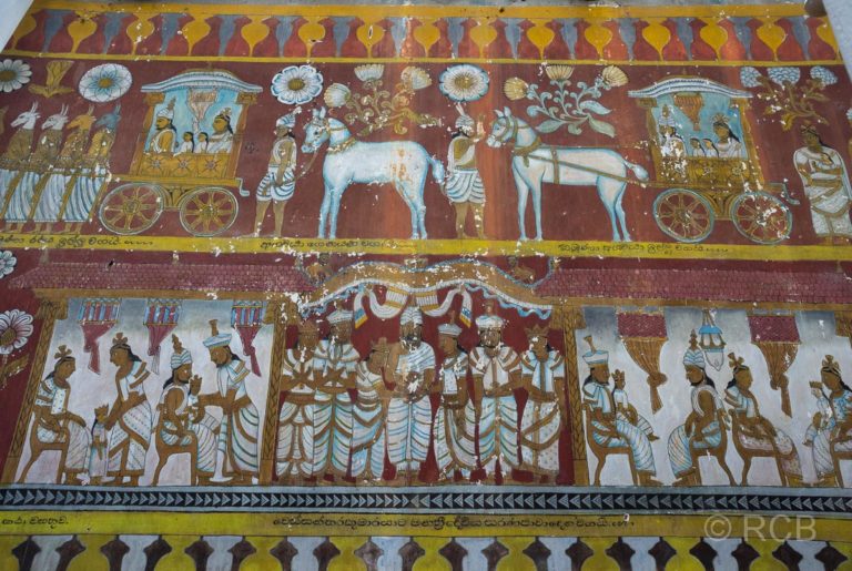 über 400 Jahre alte Wandmalereien im Tempel in Polgahawela