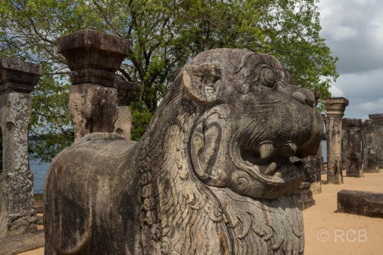 Löwenthron, Königliche Ratshalle im Palast des Nissanka Malla