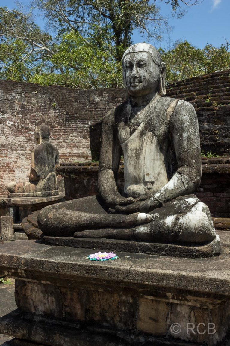 Buddhafigur im Vatadage
