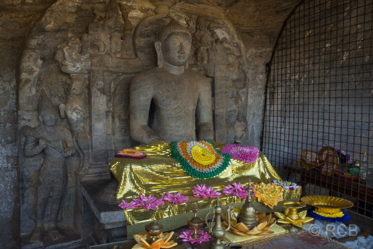 Buddha im Gal Vihara (Felsentempel)