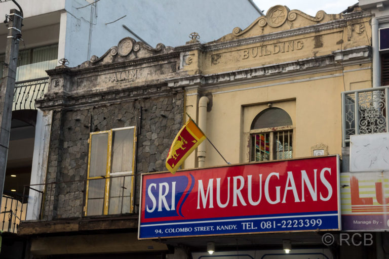 Kandy, historische Fassaden in der Colombo Street