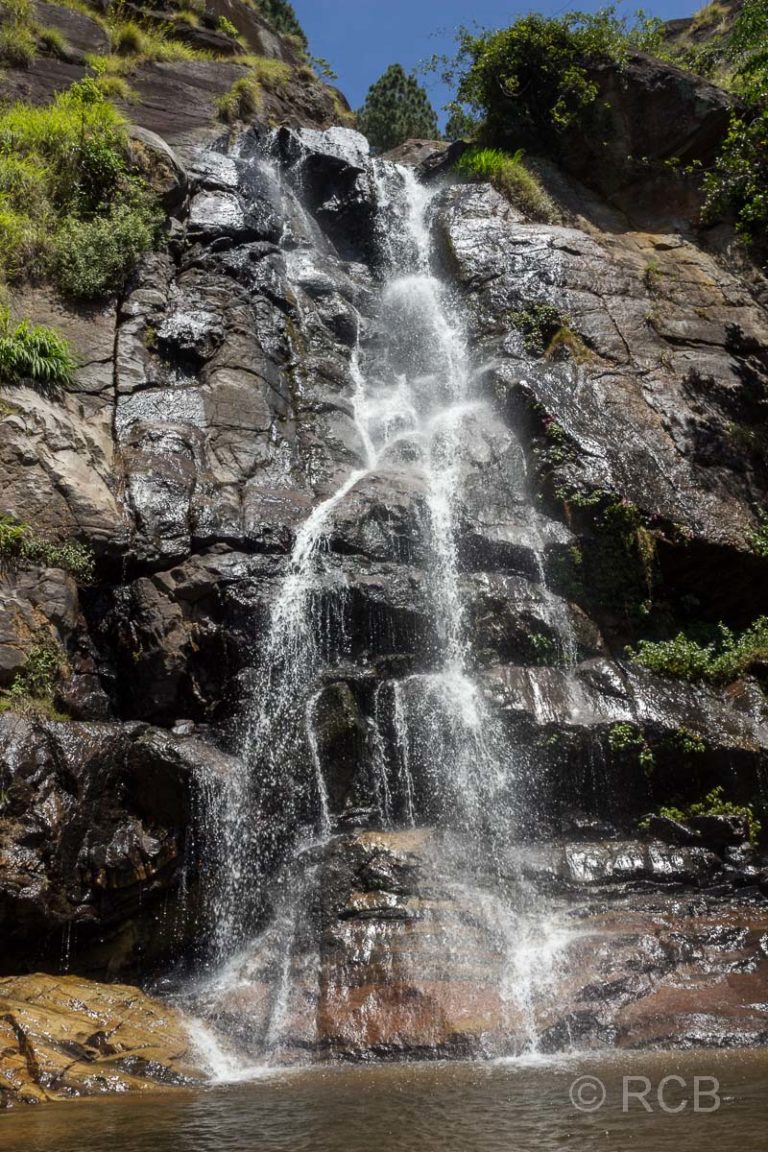 oberer Bambarakanda-Wasserfall mit Badebecken
