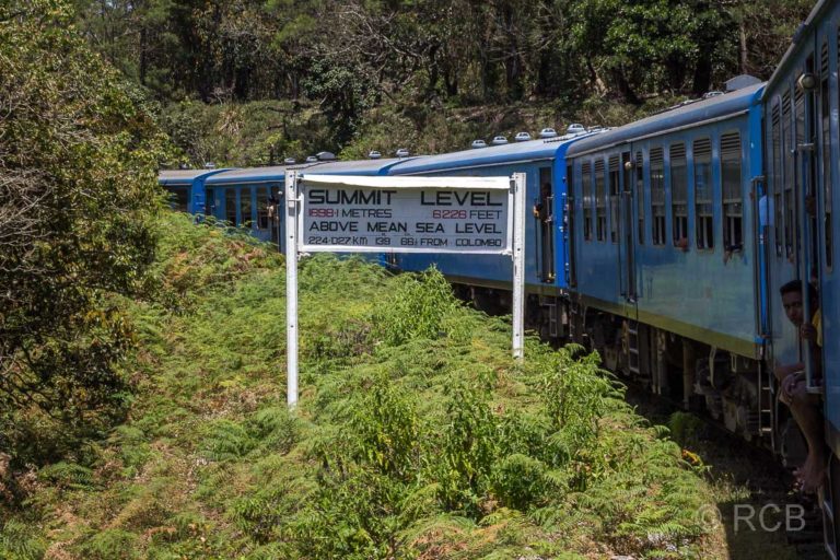 der höchste Punkt der Bahnstrecke durch das Hochland von Sri Lanka