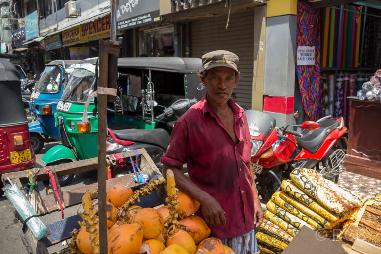 Kokosnuss-Verkäufer im Stadtteil Pettah