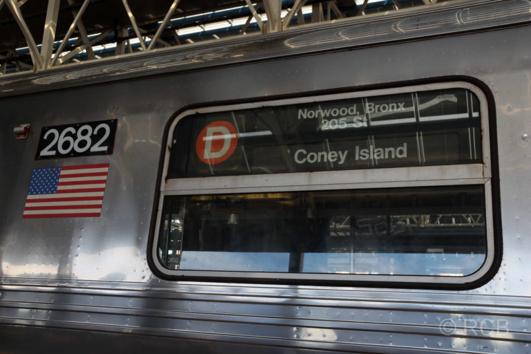mit der U-Bahn nach Coney Island