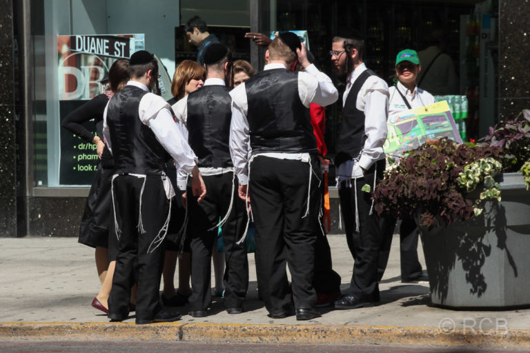 orthodoxe Juden auf der 5th Avenue