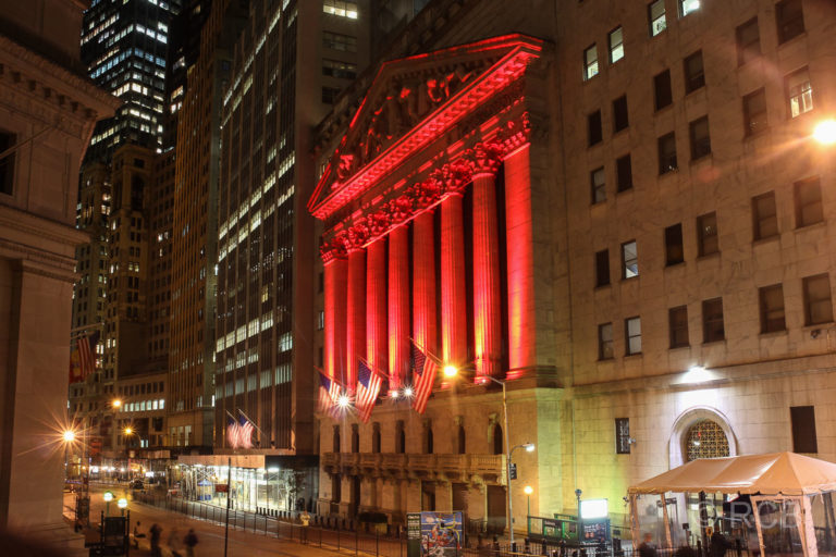 New York Stock Exchange bei Nacht