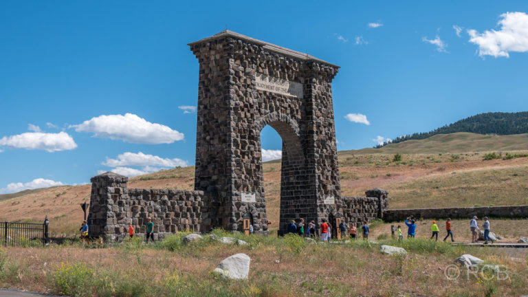 Roosevelt Arch am Nordeingang des Yellowstone NP in Gardiner
