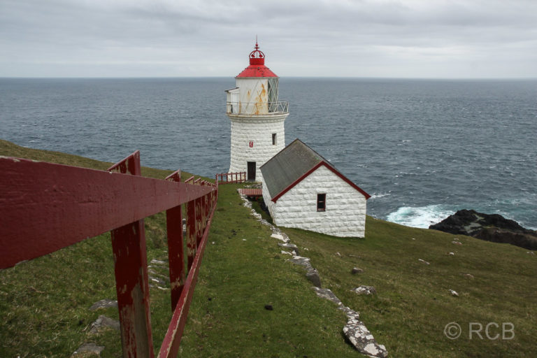 Leuchtturm an der Südspitze von Nólsoy